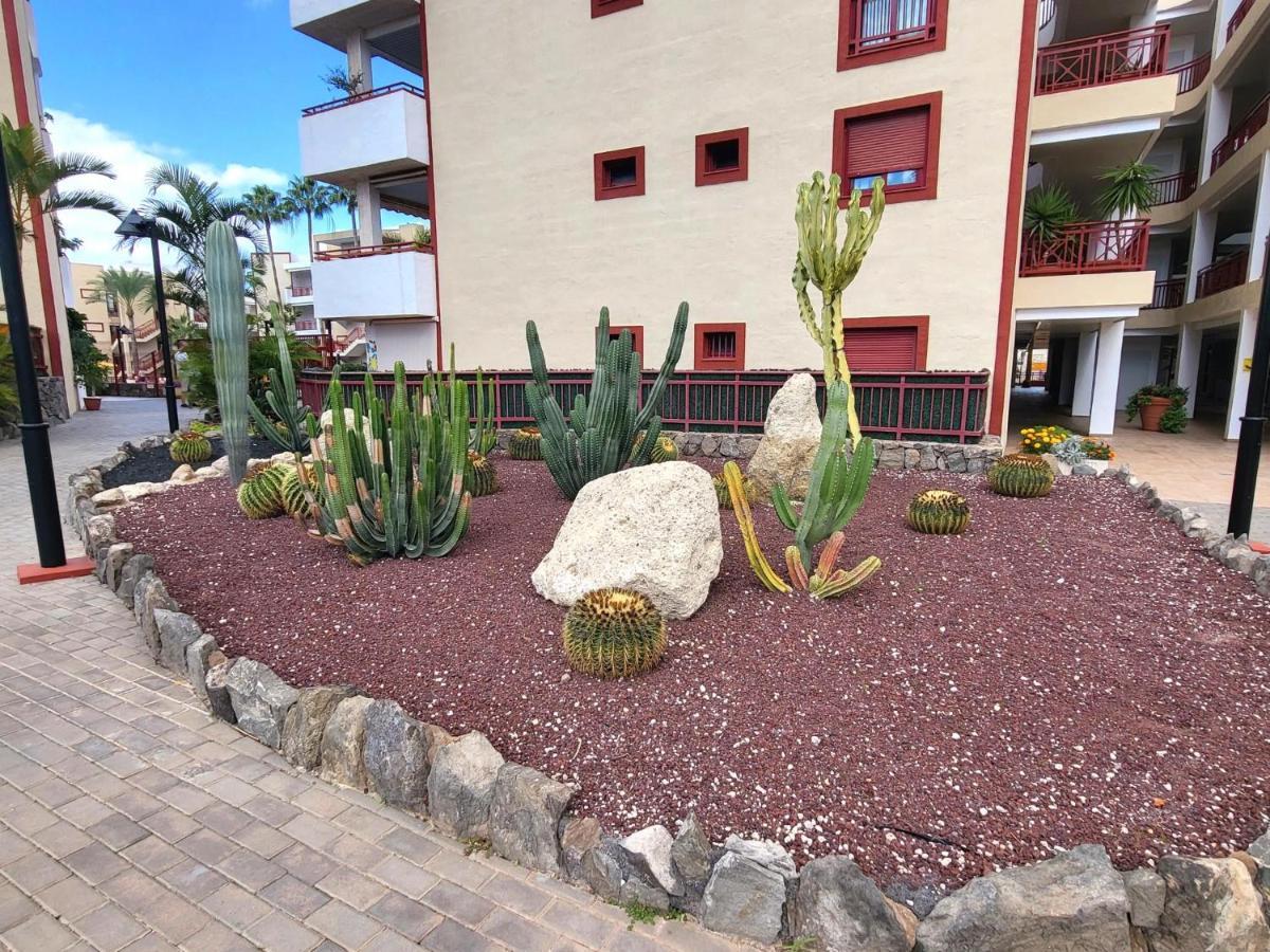 Oasis Palm Mar By Helloapartments Extérieur photo