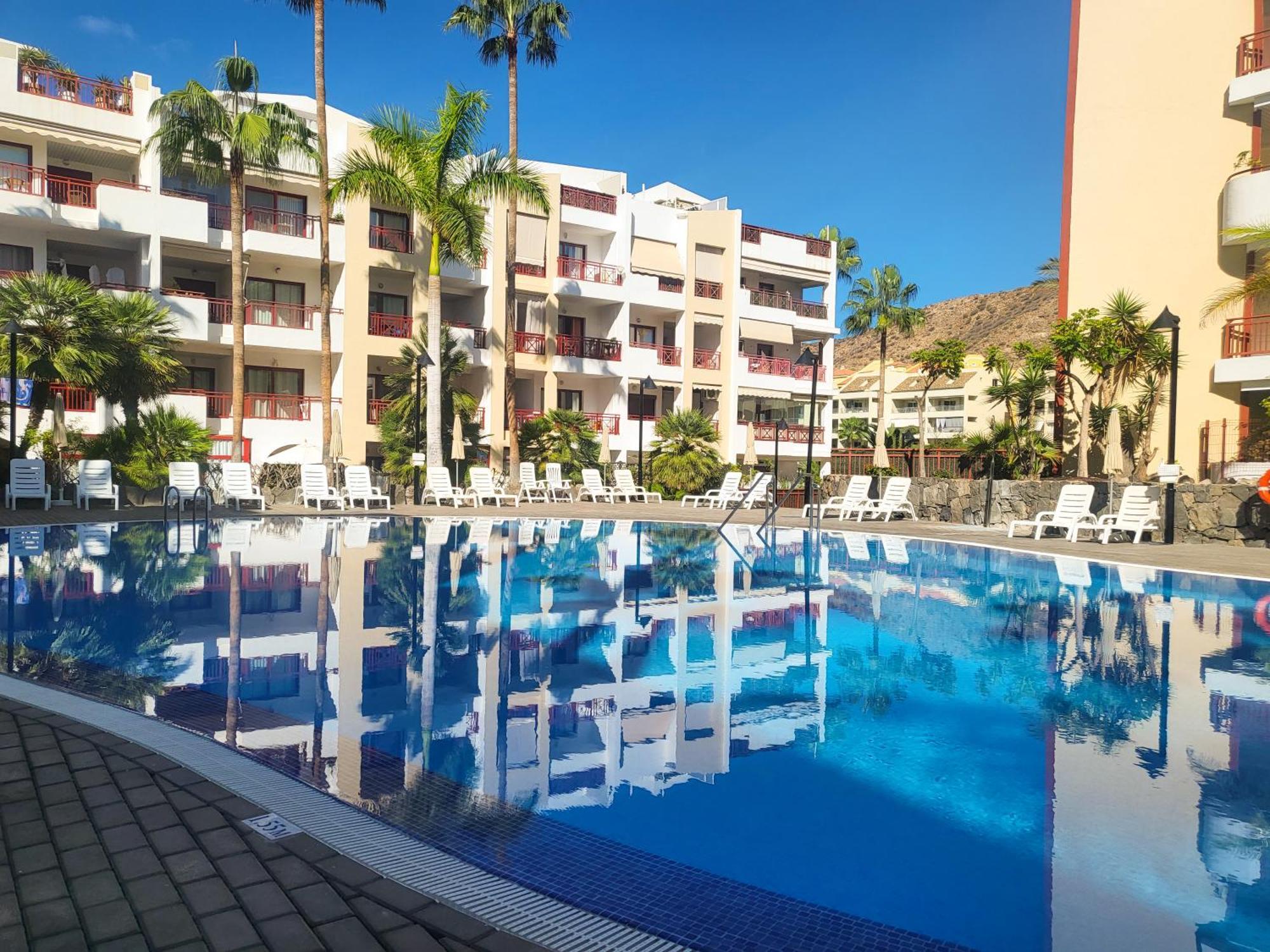 Oasis Palm Mar By Helloapartments Extérieur photo