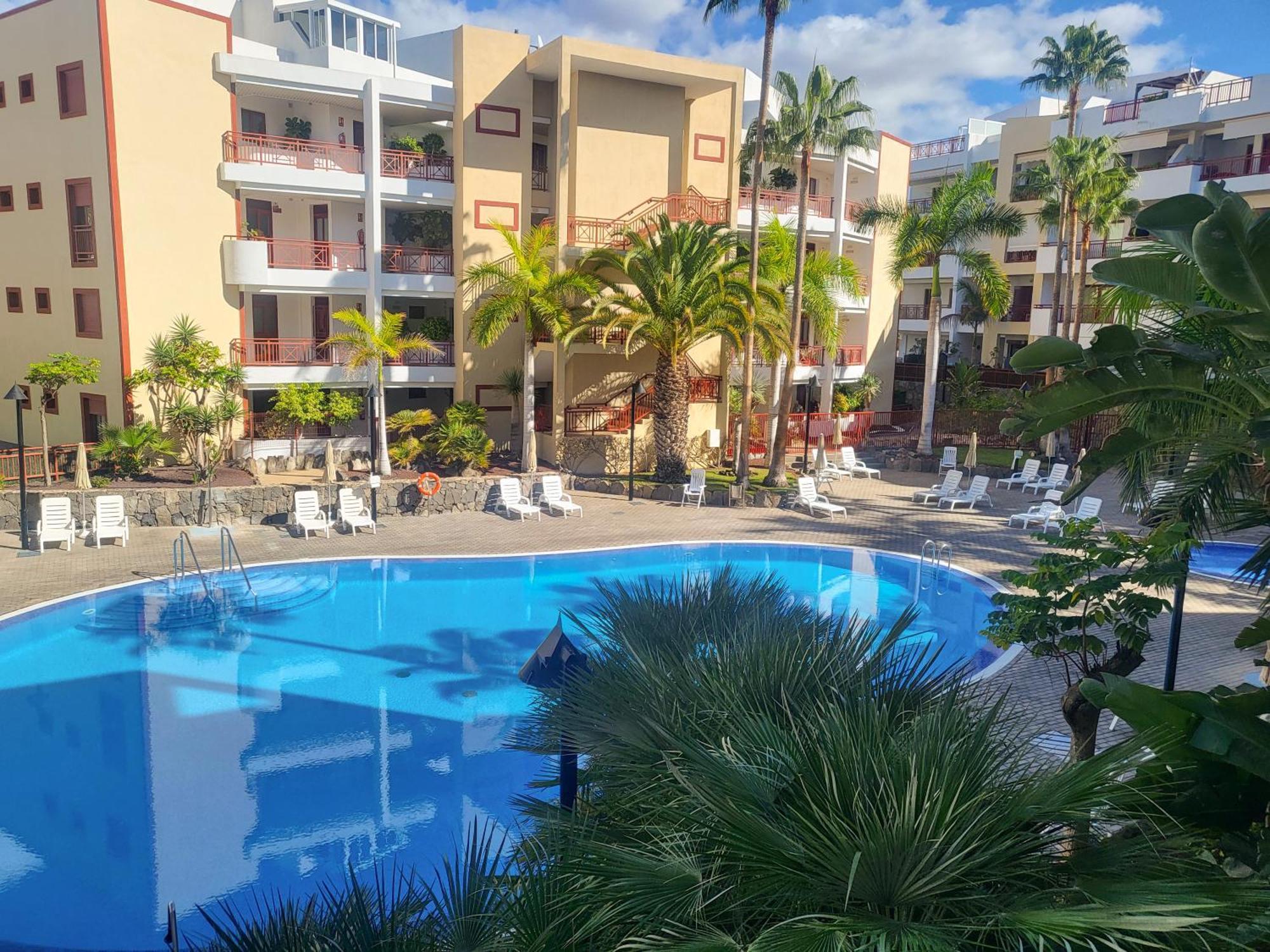 Oasis Palm Mar By Helloapartments Extérieur photo